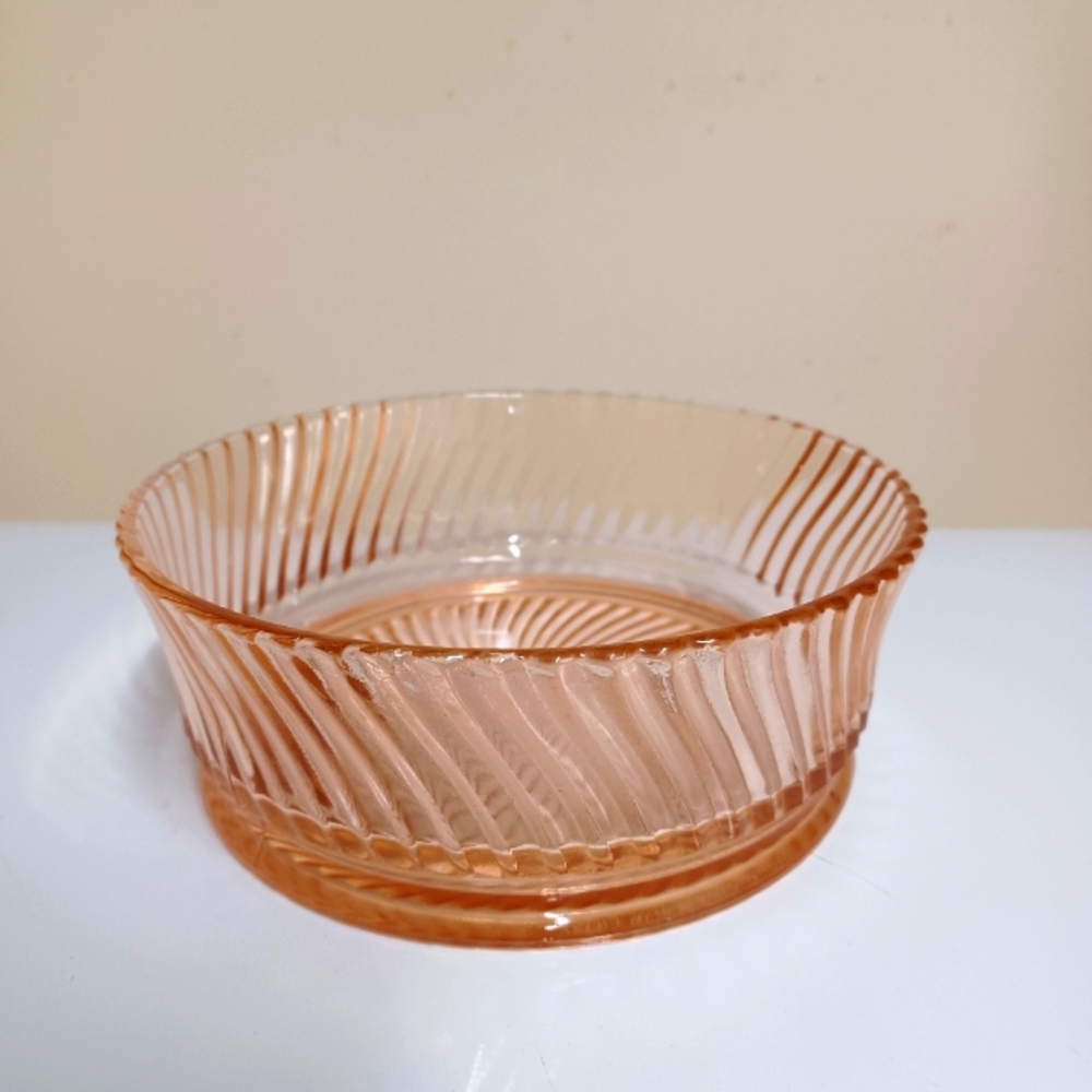 VINTAGE PINK DEPRESSION GLASS SWIRL DESIGN CANDY DISH BOWL